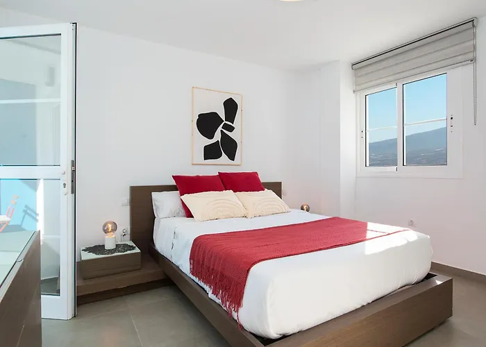 Con Piscina En Tabaiba By Alterhome