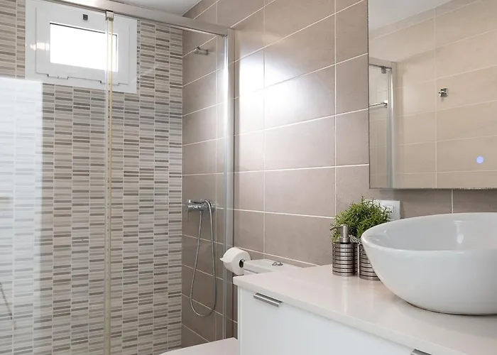 Con Piscina En Tabaiba By Alterhome