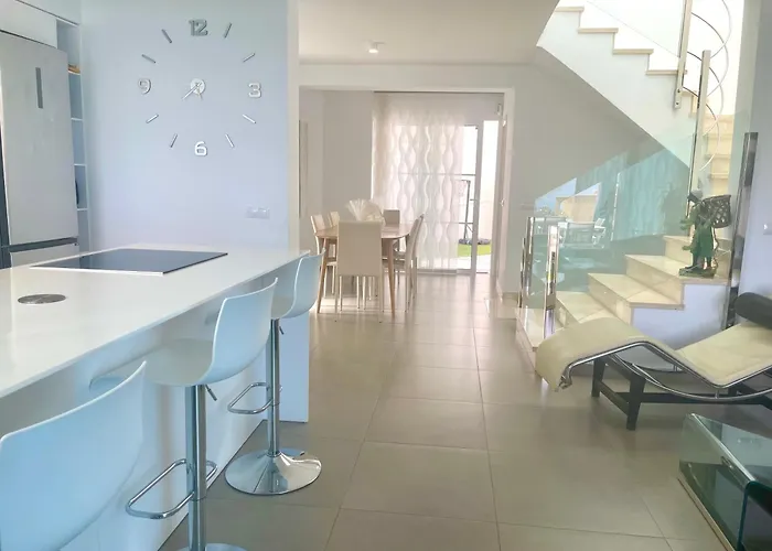 Con Piscina En Tabaiba By Alterhome Santa Cruz de Tenerife