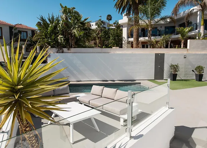 Con Piscina En Tabaiba By Alterhome Feriehus